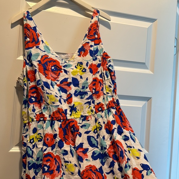 Fit and flare sleeveless sundress, floral pattern, white with multicolor flowers - Picture 5 of 6